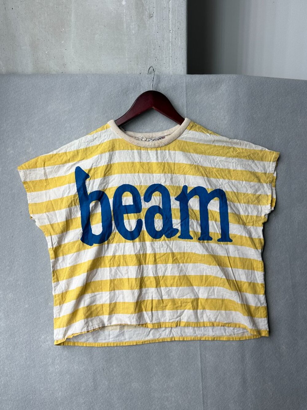 Vintage 70s Razzle Dazzle Crop Top Shirt Womens S Yellow Striped Beam Graphic